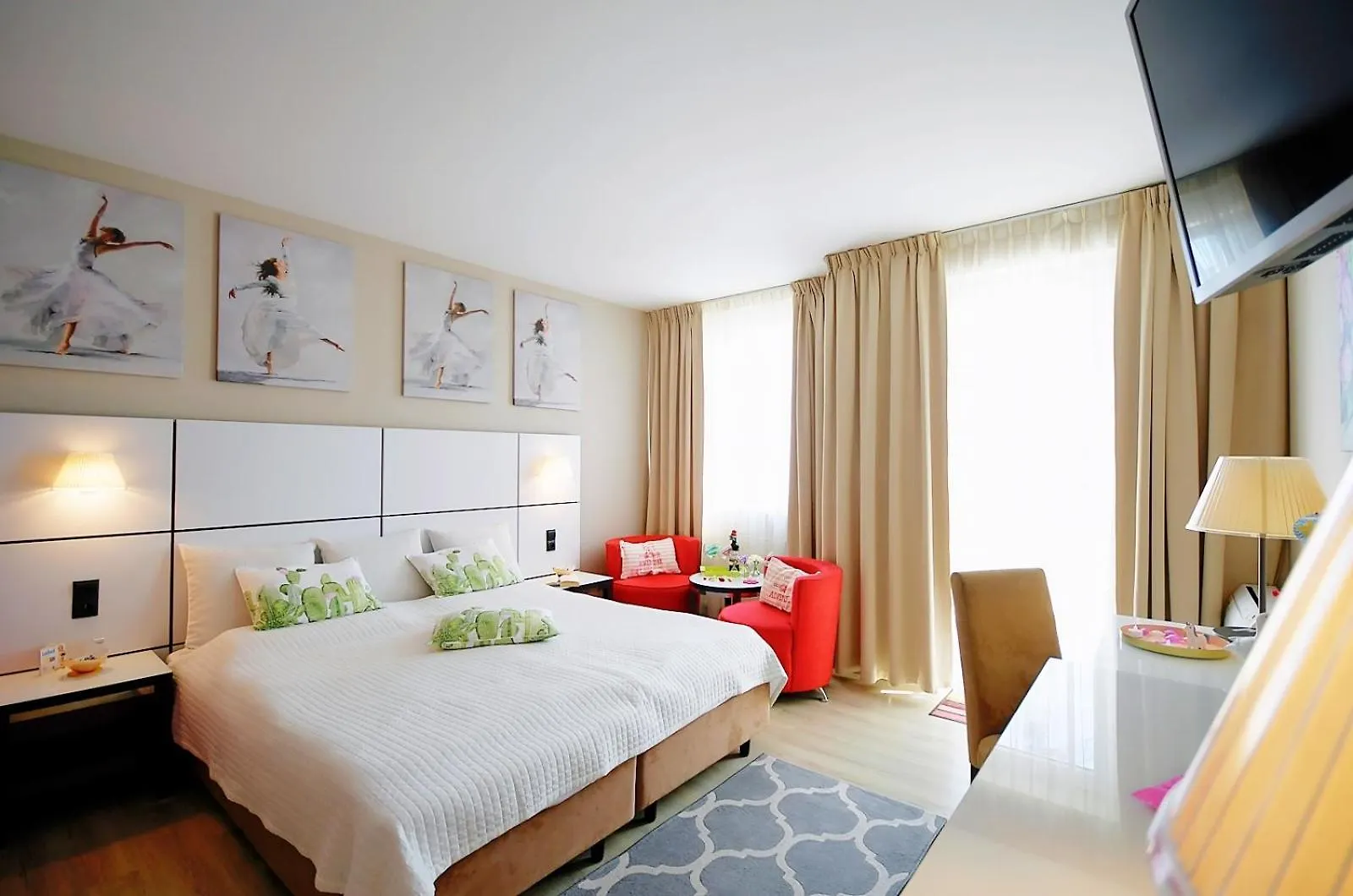 Diwa Hotel: Private Apartment in Kolobrzeg Resort Area with AC and Parking Poland